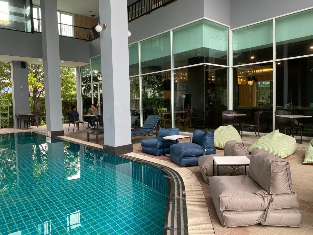 Kokotel Bangkok Dheva Thonglor Kültér fotó