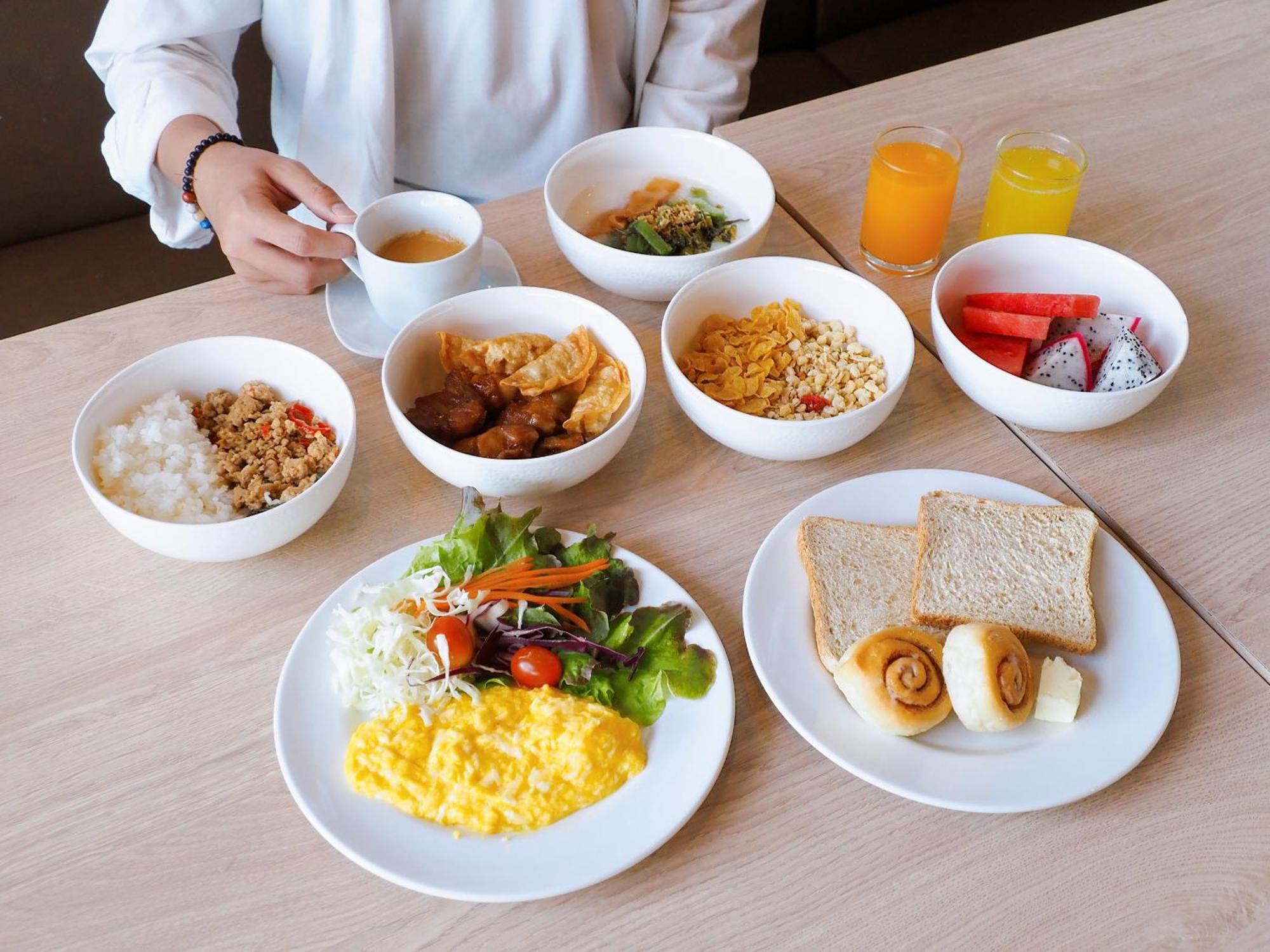 Kokotel Bangkok Dheva Thonglor Kültér fotó